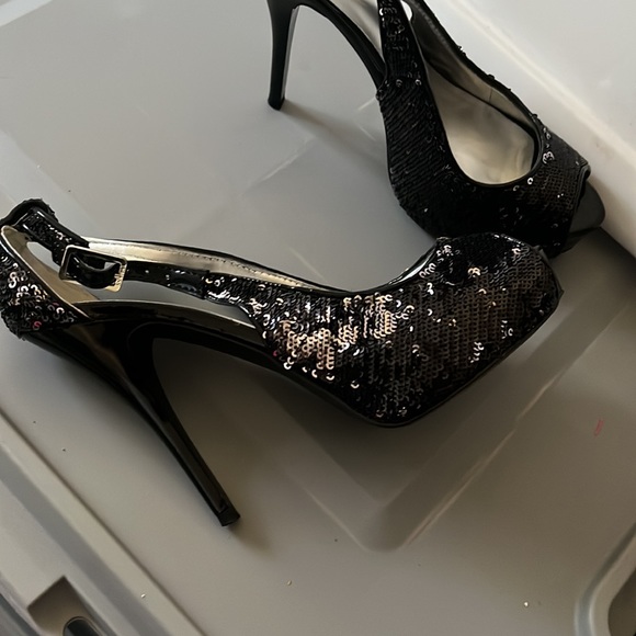 ⭐️ Bogo ⭐️ Guess Sz 6.5 sequins platform high heels shoes - Picture 3 of 15